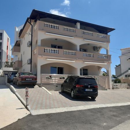 Apartmani Vera Примоштен Экстерьер фото